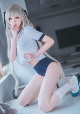 日本动漫爆乳h动漫无遮挡_英文版字幕